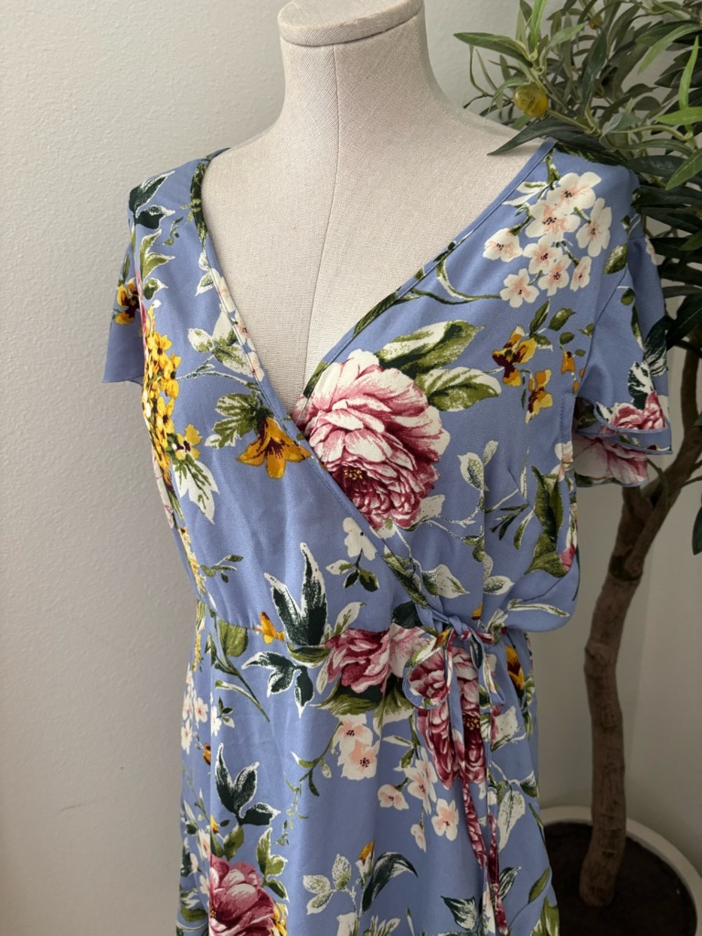 Xhilaration Floral Dress in Light Blue - Picture 2 of 4